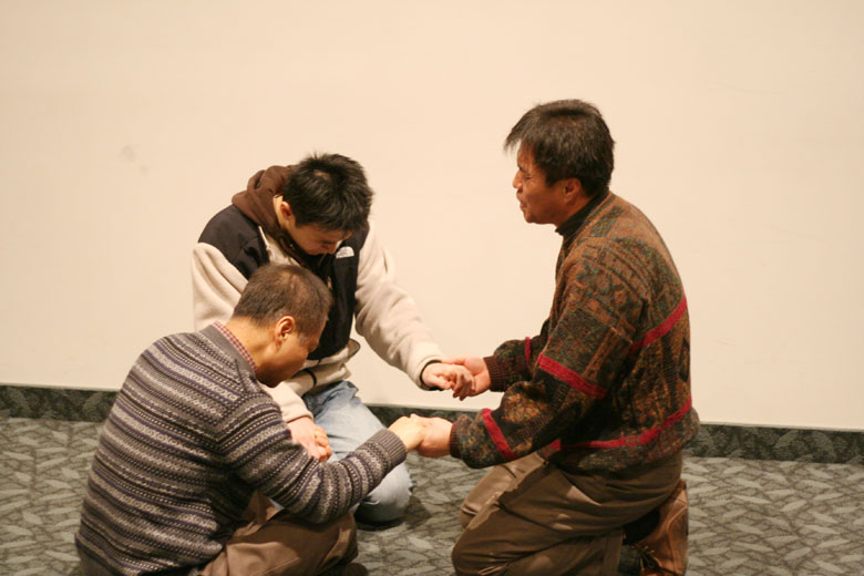 011909-pray (16).jpg